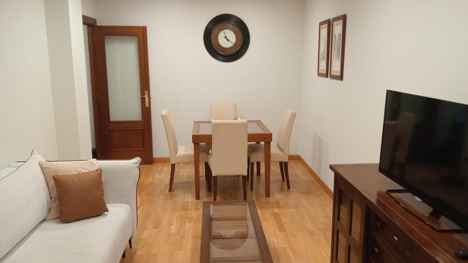 Avello Oviedo Con Parking Apartment Luaran gambar