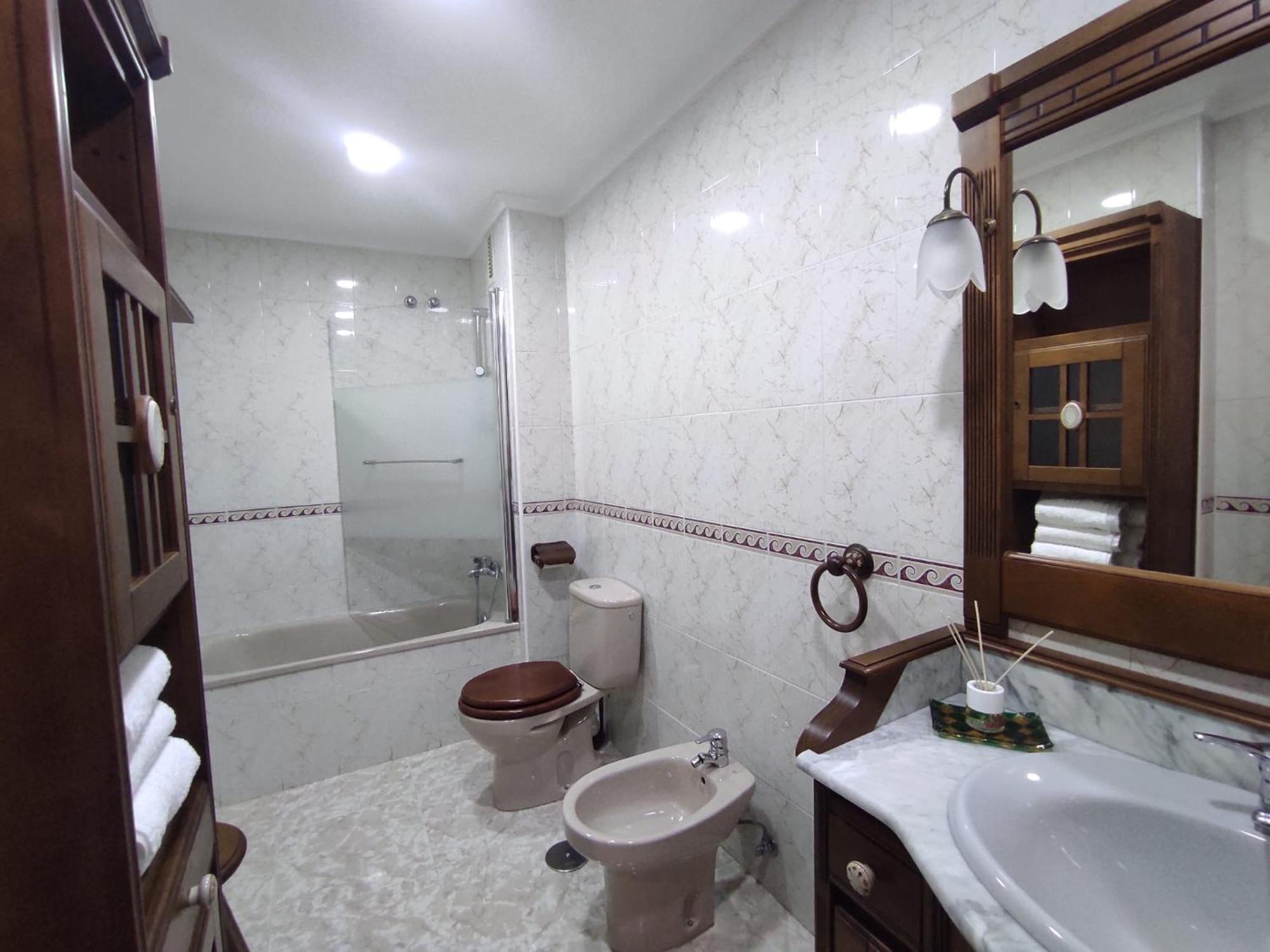 Avello Oviedo Con Parking Apartment Luaran gambar